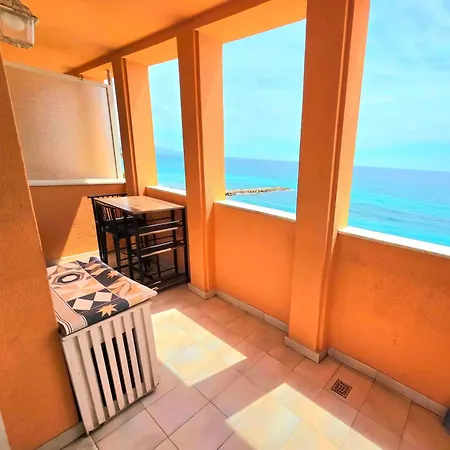 Apartment Maison Mirella - Fronte Spiaggia, Vista Mare E Aria Condizionata