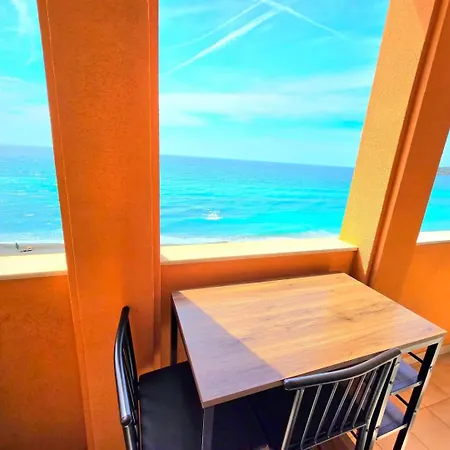 Maison Mirella - Fronte Spiaggia, Vista Mare E Aria Condizionata Apartment Menton