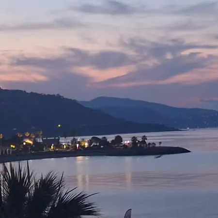 Maison Mirella - Fronte Spiaggia, Vista Mare E Aria Condizionata Apartment *